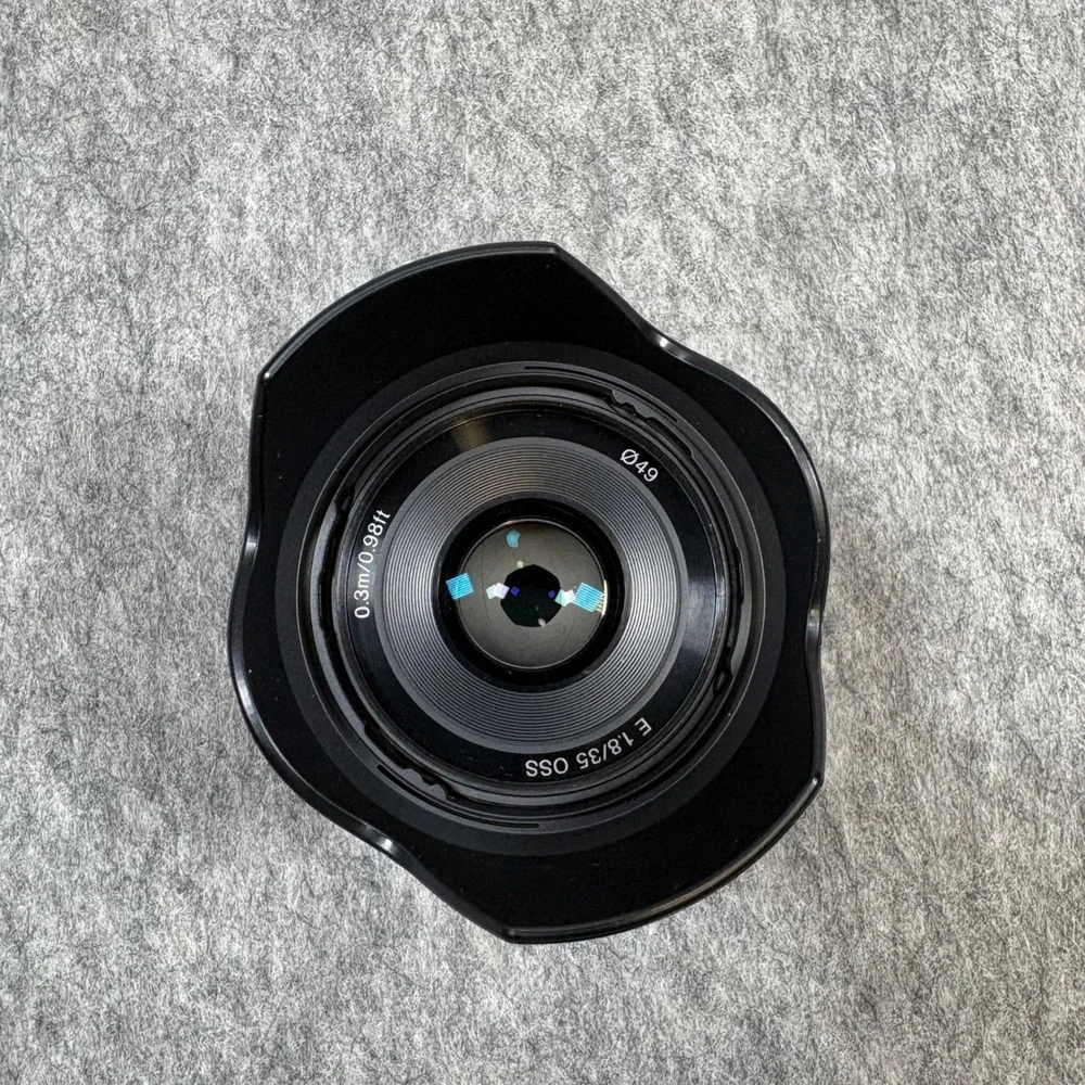 Sony E 35mm f/1.8 OSS Lens SEL35F18 E-mount APS-C Black with Hood ALC-SH112